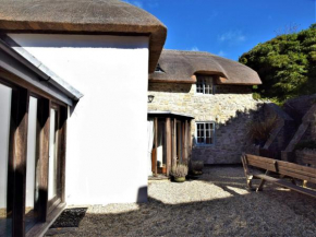 3 Bed in Lulworth Cove DC023
